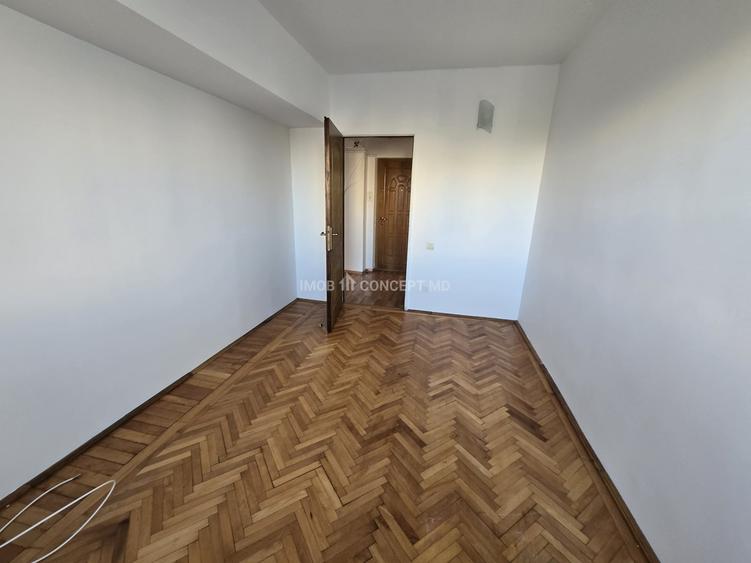 Apartament cu 3 camere decomandat în P-ța Mihai Viteazu