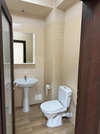 Spațiu comercial, de 16 mp, în P-ța Unirii