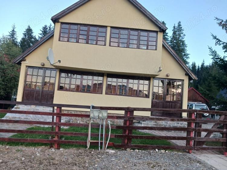 Casă cu 6 camere în Șugag