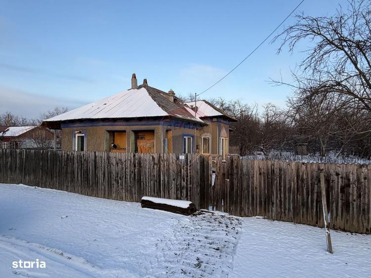 Casă cu 3 camere cu Teren 1179 Mp în Fierbinți-Târg