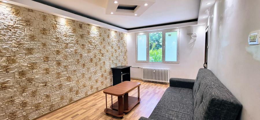Apartament cu 3 camere decomandat în Dristor