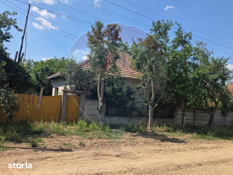 Casă cu 4 camere cu Teren 2676 Mp în Ciumeghiu