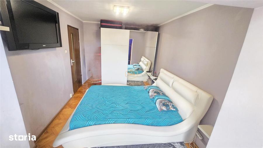 Apartament cu 3 camere semidecomandat în Micro 16