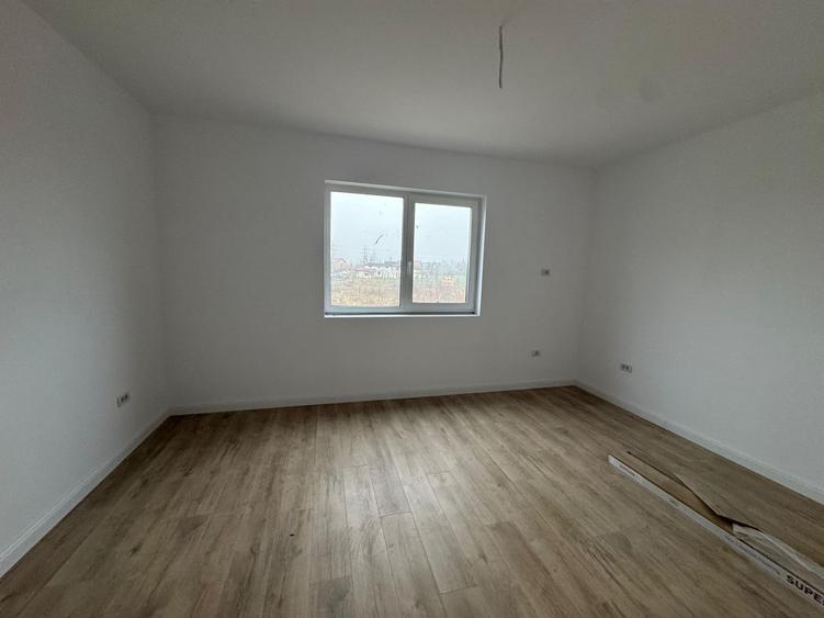 Apartament cu 2 camere în Plopi