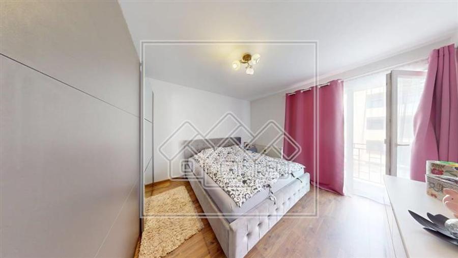Apartament cu 3 camere decomandat în Șelimbăr