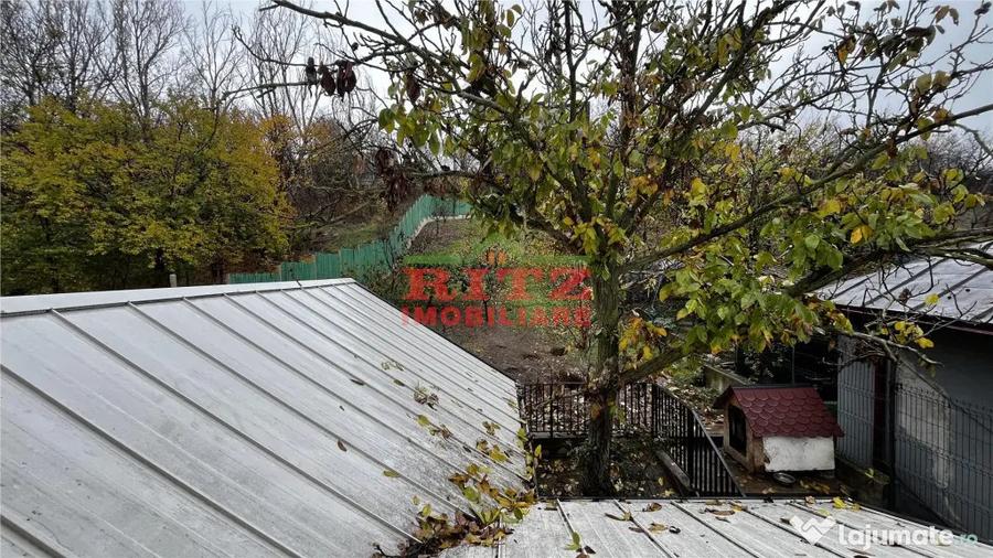 Casă cu 4 camere cu Teren 560 Mp în Central