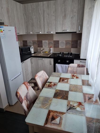 Apartament cu 2 camere decomandat în Florești