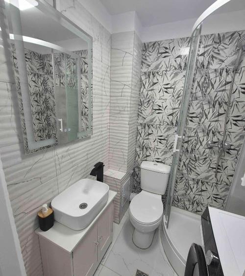 Apartament cu 2 camere semidecomandat, mobilat în Tomis Nord