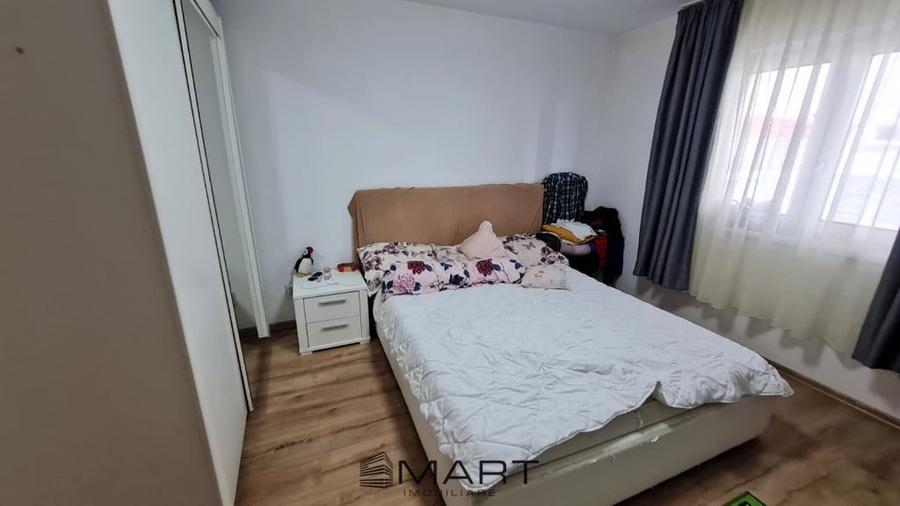 Apartament cu 3 camere decomandat, mobilat în Sud