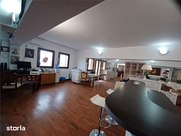 Casă cu 10 camere cu Teren 2000 Mp în Balotești