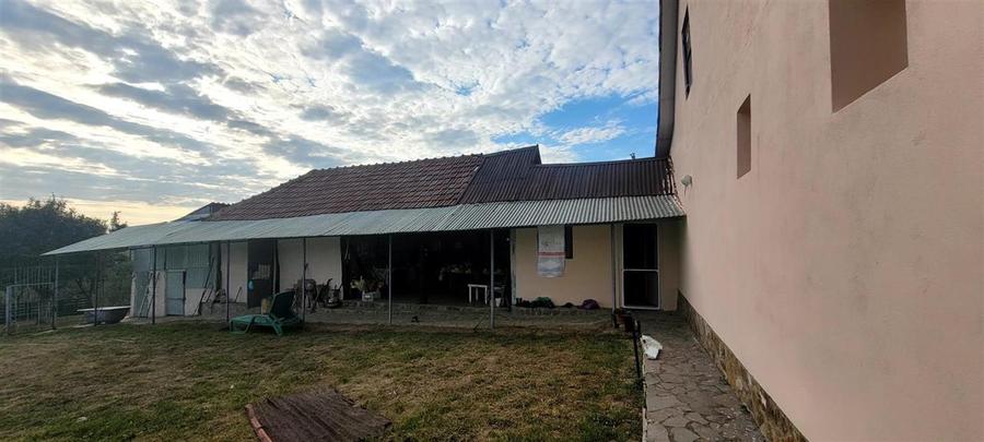 Casă cu 5 camere cu Teren 3316 Mp în Felcheriu