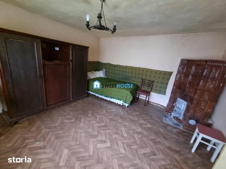 Casă cu 2 camere cu Teren 382 Mp în Șinca