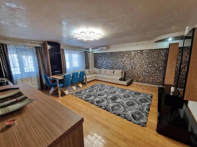 Apartament cu 3 camere decomandat în Central