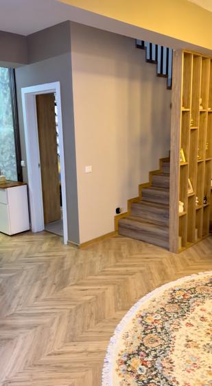 Duplex cu 4 camere cu Canalizare în Central