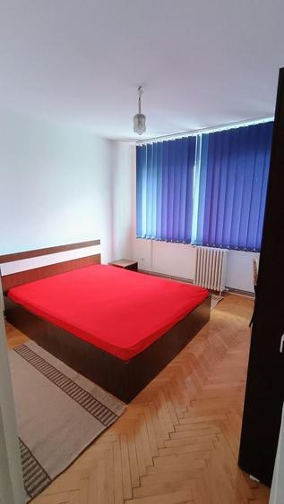 Apartament cu 2 camere semidecomandat în Podu Roș