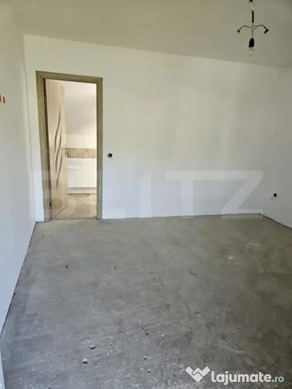 Casă cu 7 camere cu Teren 2828 Mp în Central