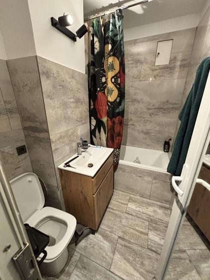 Garsonieră decomandată în Spitalul Județean