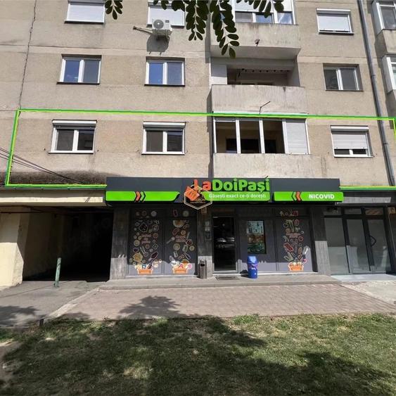 Apartament cu 3 camere semidecomandat în Micro 16
