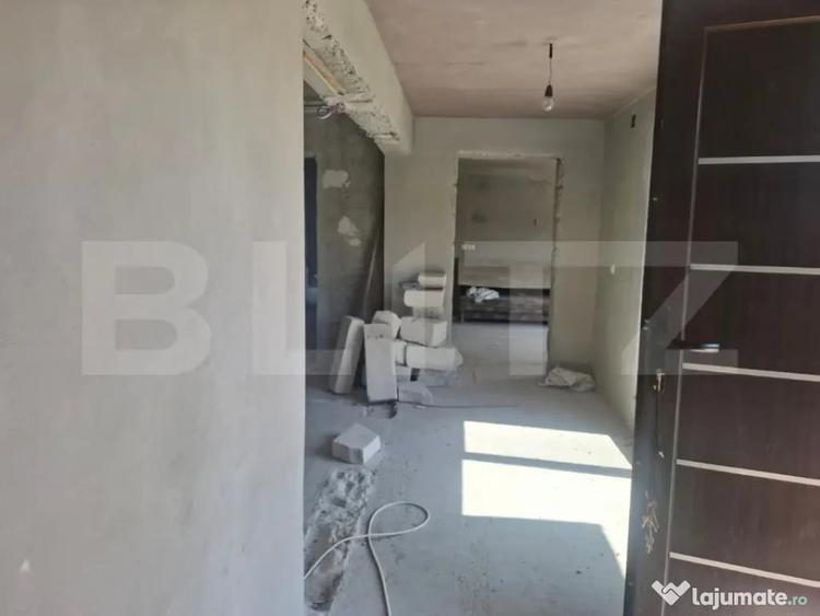 Casă cu 7 camere cu Teren 1832 Mp în Glod