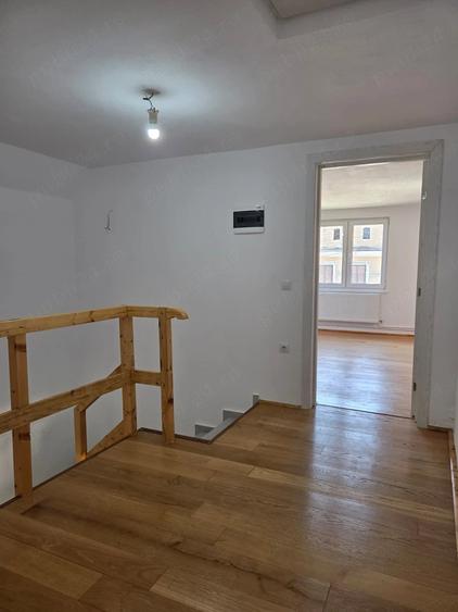 Casă cu 4 camere cu Teren 414 Mp în Valchid
