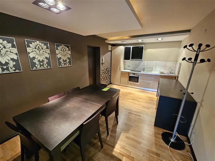 Apartament cu 2 camere semidecomandat, mobilat în Central