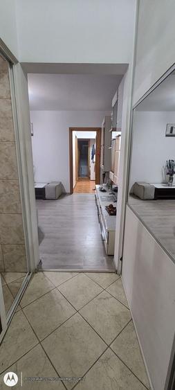 Apartament cu 3 camere semidecomandat, mobilat în Tomis Nord