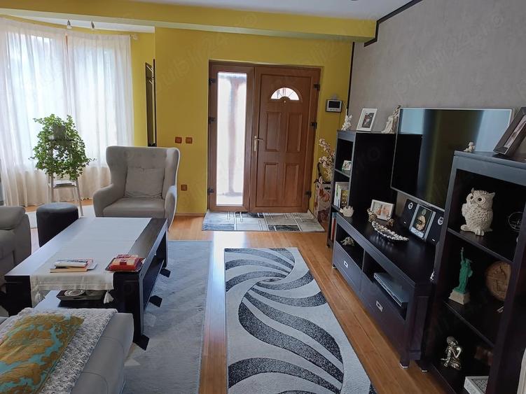 Casă cu Teren 800 Mp în Central