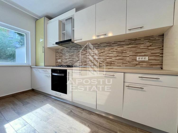 Casă cu 3 camere cu Teren 90 Mp în Dumbrăvița