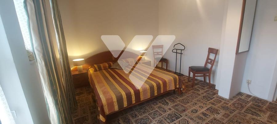 Apartament cu 5 camere decomandat, mobilat în Central