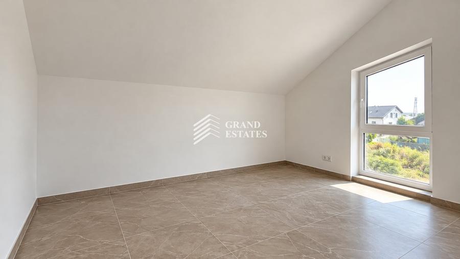 Duplex cu 4 camere cu Canalizare în Otopeni