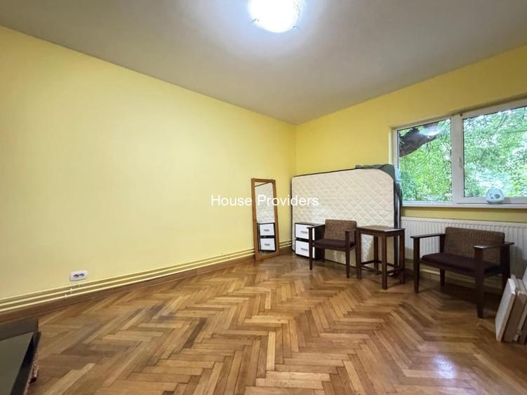 Apartament cu 3 camere, mobilat în Unirii