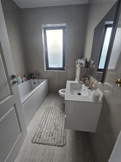 Duplex cu 5 camere cu Canalizare în Moșnița Nouă