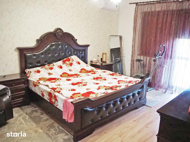 Casă cu 6 camere cu Teren 489 Mp în Central