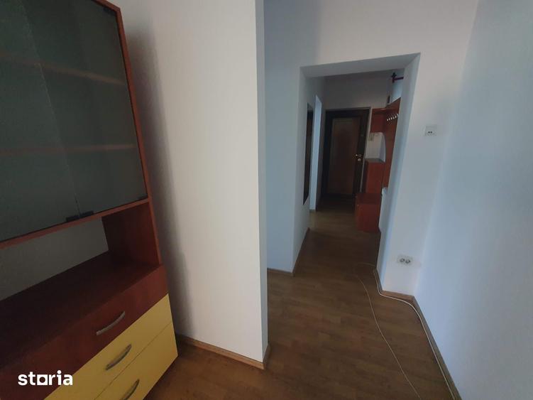 Apartament cu 3 camere decomandat în Tătărași