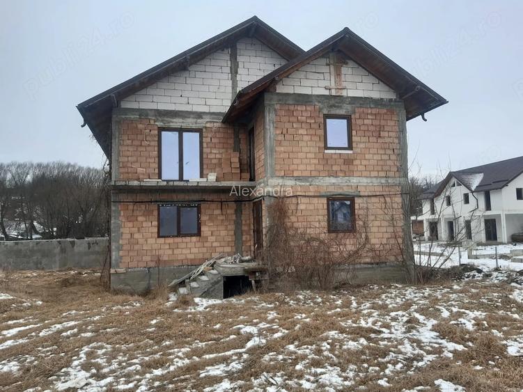 Casa de vazarea parter plus etaj 220 mp utili