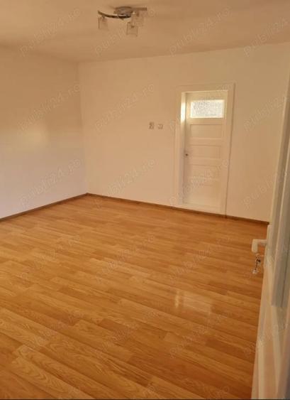 Casă cu 6 camere în Central