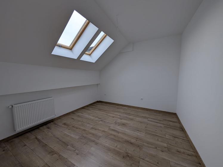 Apartament cu 2 camere semidecomandat în Florești