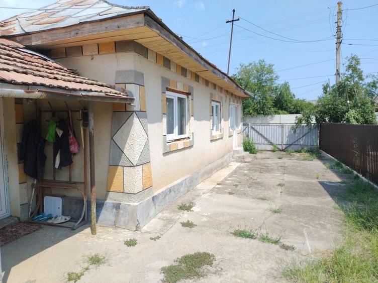 Casă cu 4 camere în Malamuc