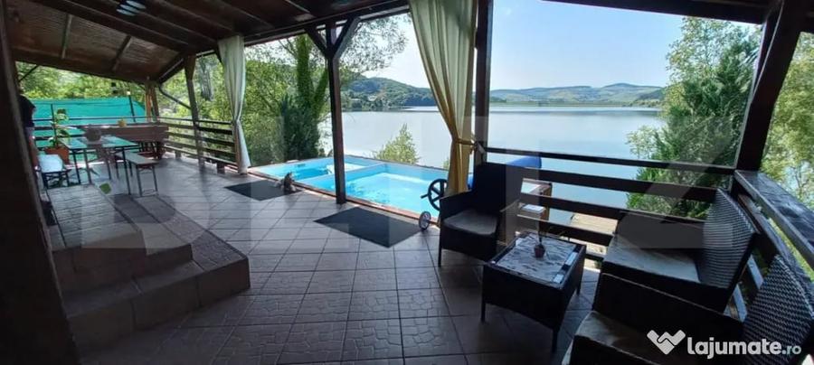 Casă cu 4 camere cu Teren 4500 Mp în Central