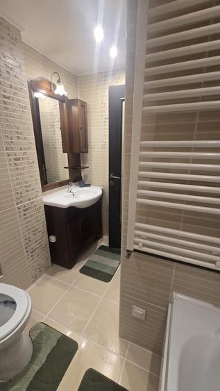 Apartament cu 3 camere semidecomandat în Exterior Vest