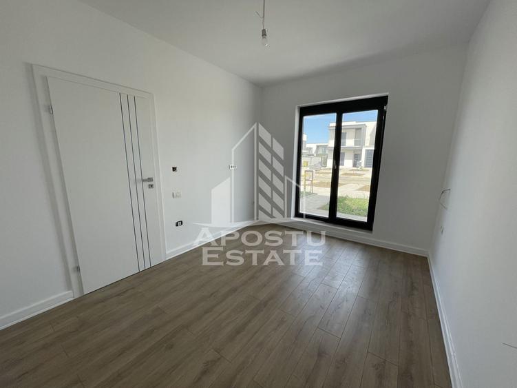 Duplex cu 4 camere cu Canalizare în Covaci