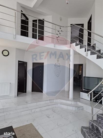 Casă cu 5 camere cu Teren 676 Mp în Bogdan Vodă