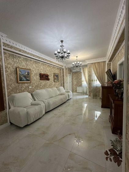 Apartament cu 4 camere semidecomandat în Central