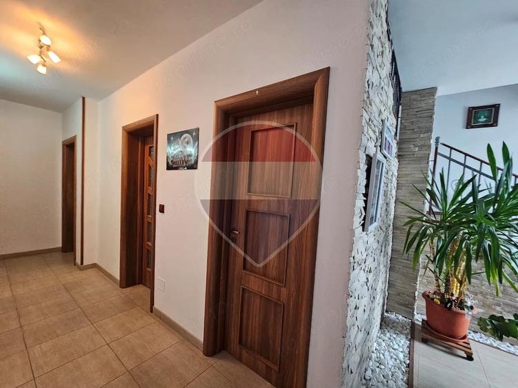Casă cu Teren 855 Mp în Central