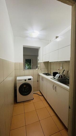 Garsonieră decomandată în
