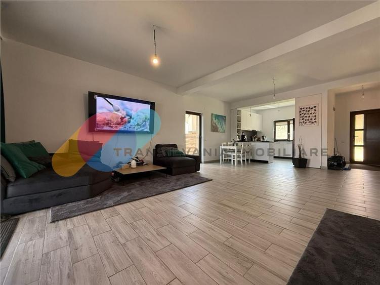 Duplex cu 4 camere cu Canalizare în Dezmir