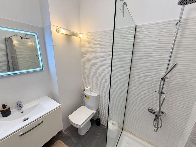 Apartament cu 3 camere semidecomandat, mobilat în Mănăștur