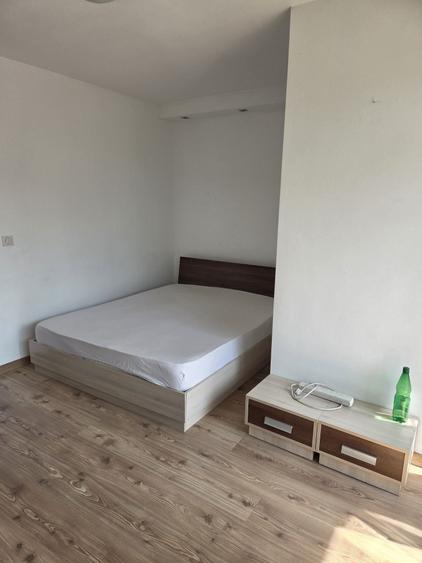 Garsonieră decomandată în Rogerius