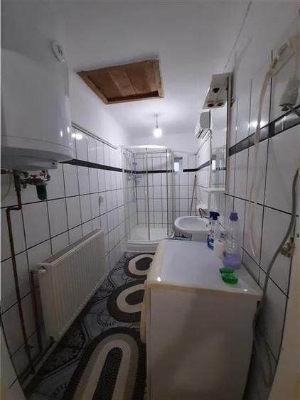 Casă cu 4 camere cu Teren 987 Mp în Central