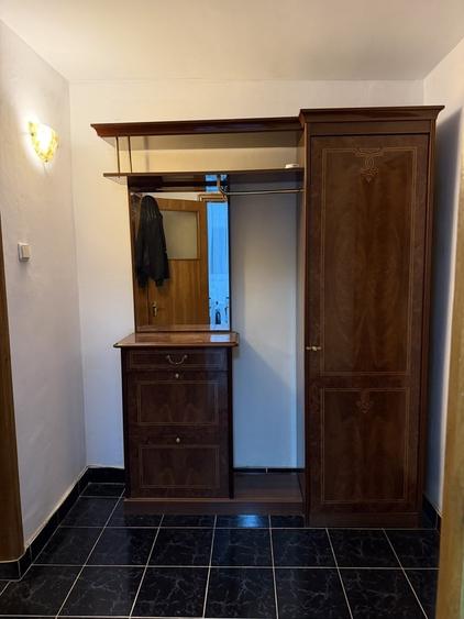 Apartament cu 3 camere semidecomandat în Câmpia Libertății